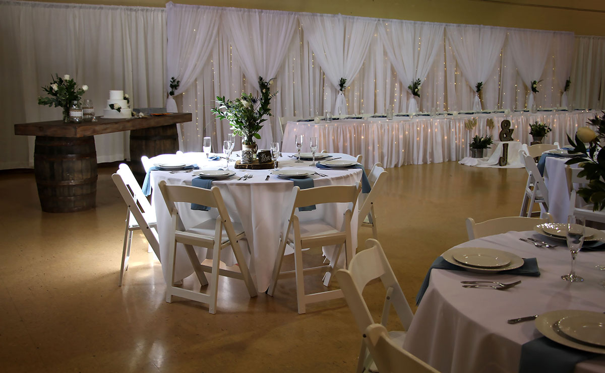 120" Round Solid White Tablecover On 60" Round Table