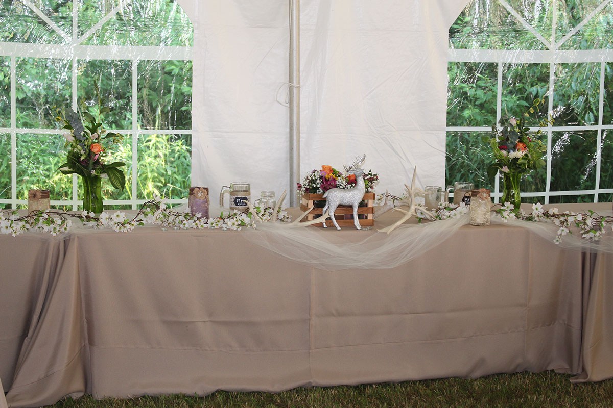 90x156 Cafe Solid Tablecover On 8' Table